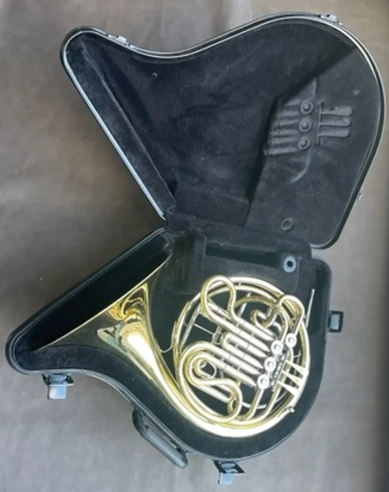 Holton H378 Full Double French Horn Pre-Owned-9